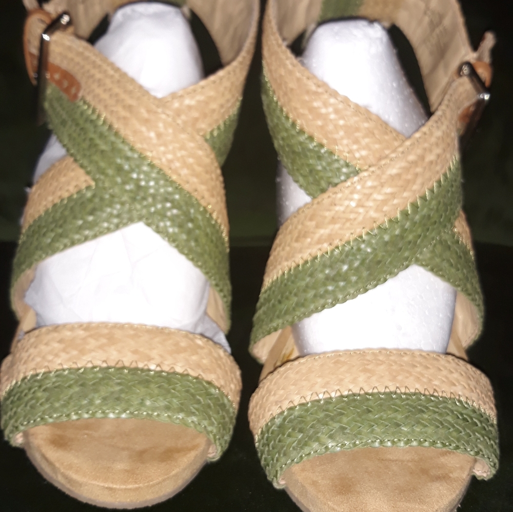 Cross Strap Leather Heels - Picture 4 of 6